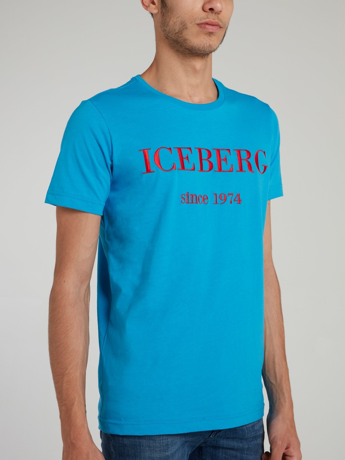 Синяя хлопковая футболка с вышитым логотипом