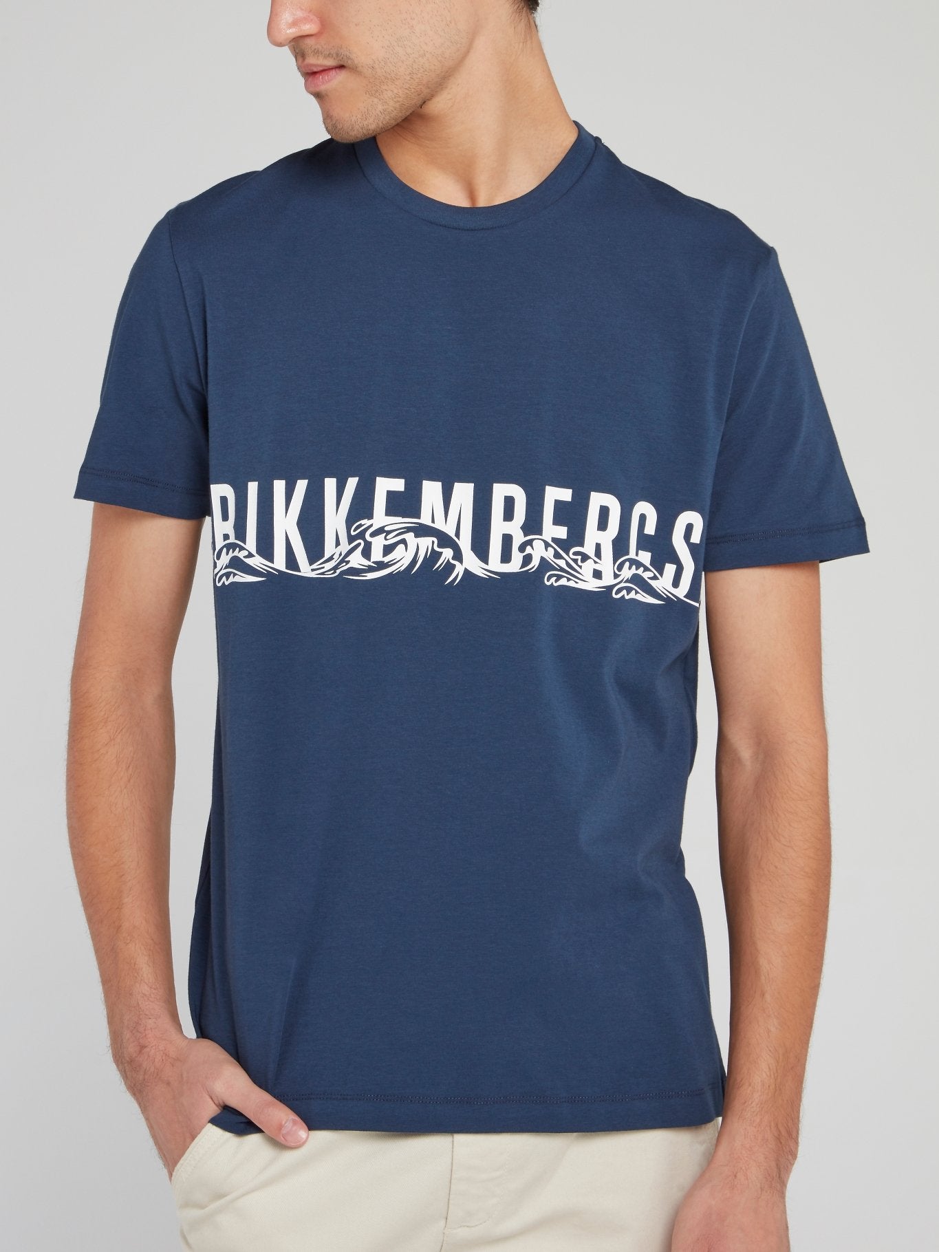 Темно-синяя хлопковая футболка с круглым вырезом и логотипом