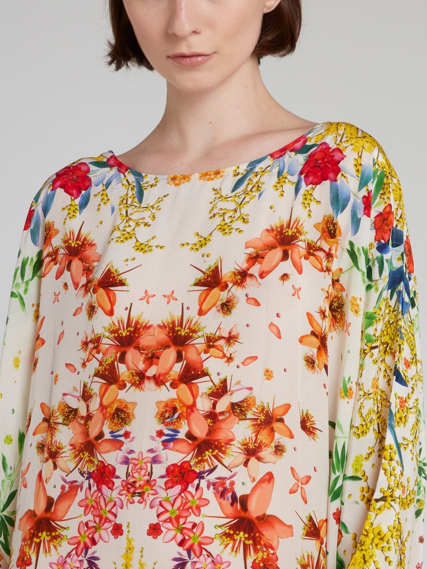 Туника с вырезом лодочка и цветочным принтом