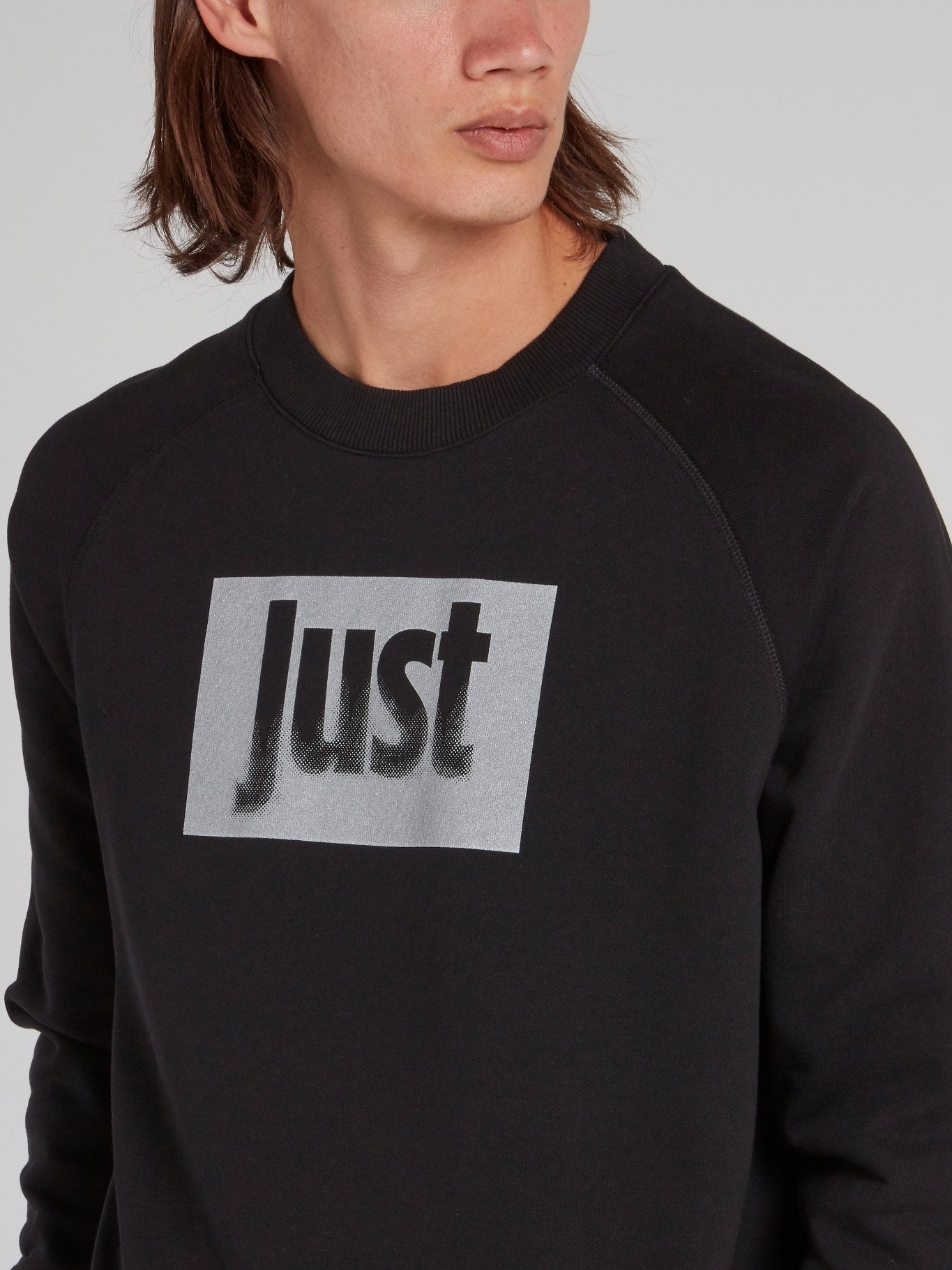 Черный свитшот с логотипом