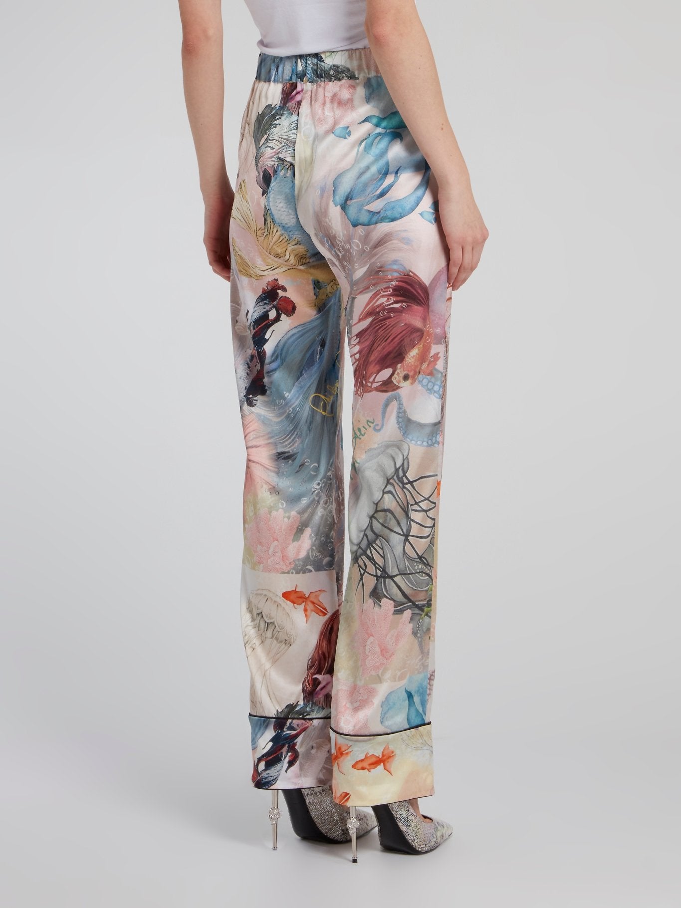 Шелковый костюм с морским принтом