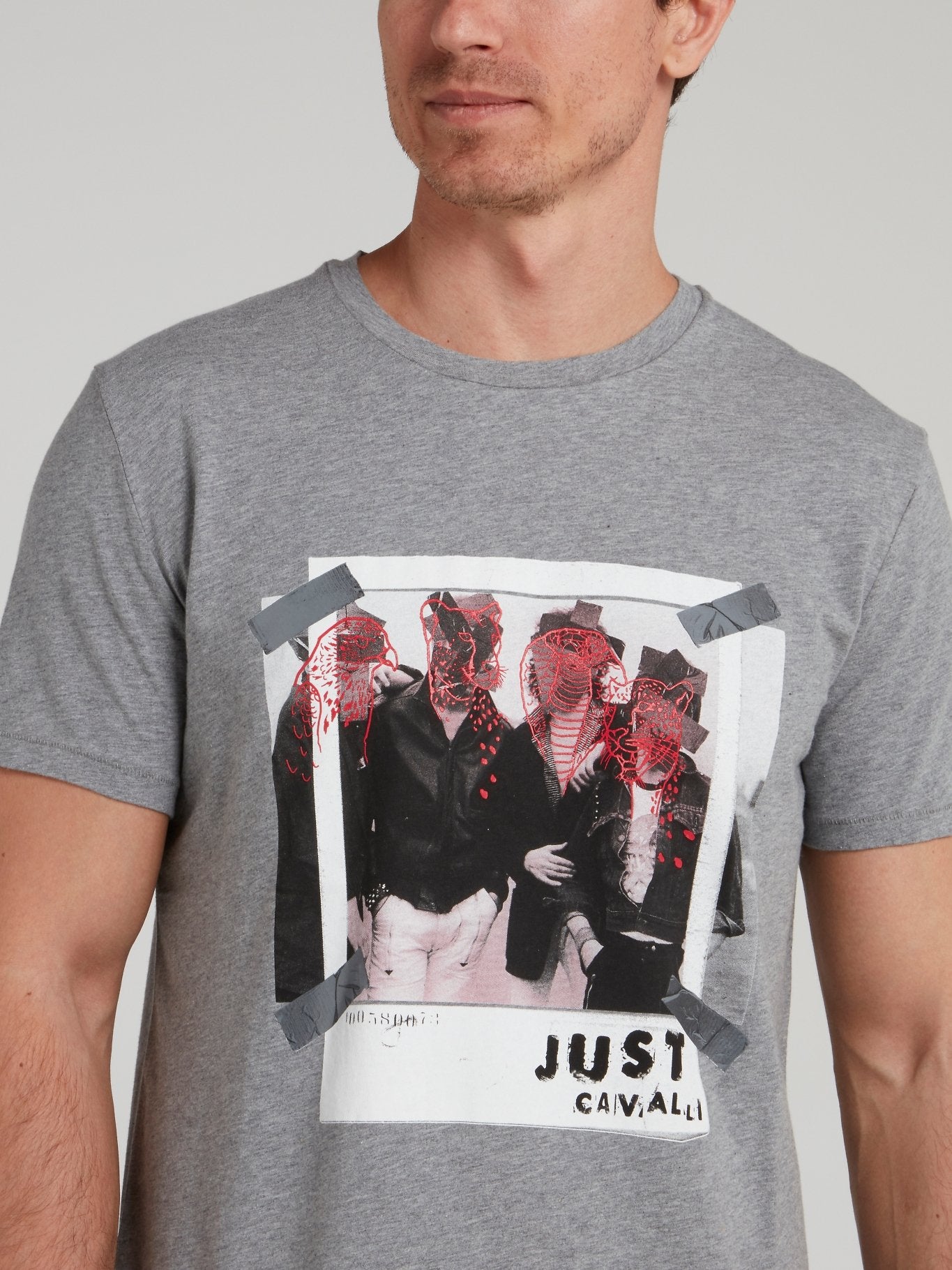 Серая футболка с круглым вырезом и рисунком