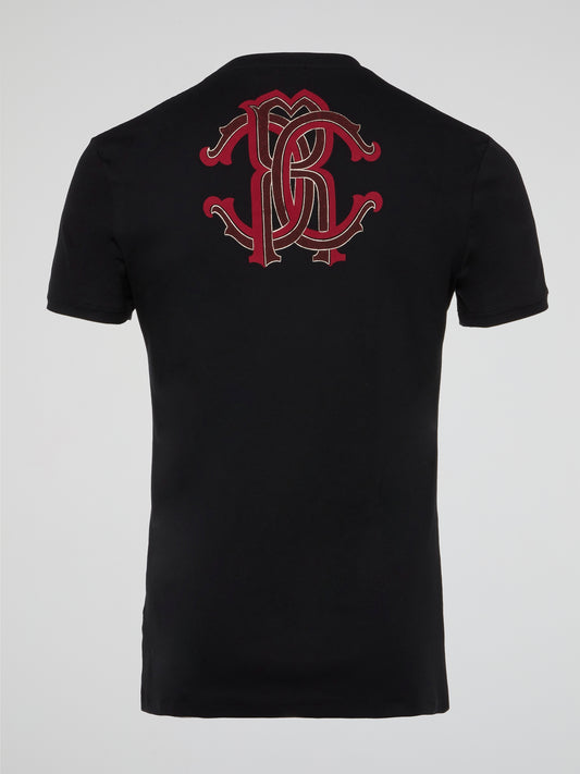 Experience the epitome of sophistication and style with our black logo print round neck t-shirt from Roberto Cavalli Underwear. Made with the finest materials and designed with meticulous attention to detail, this t-shirt is perfect for those who appreciate luxury and quality in their wardrobe. Stand out from the crowd and make a bold statement with this timeless piece that exudes confidence and elegance.
