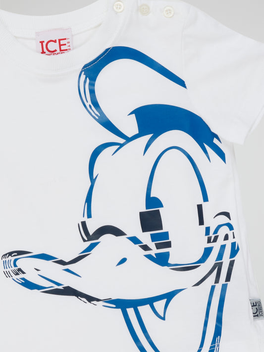 Introducing the coolest tee in town: the White Donald Duck T-Shirt (Kids)Iceberg! This whimsical masterpiece combines the iconic charm of our feathered friend with an ice-cold twist. Crafted with high-quality materials, this tee guarantees style and comfort while making your little one the undisputed star of the playgroup. Let them rock this adorable icy Donald Duck design and watch their imagination take flight!