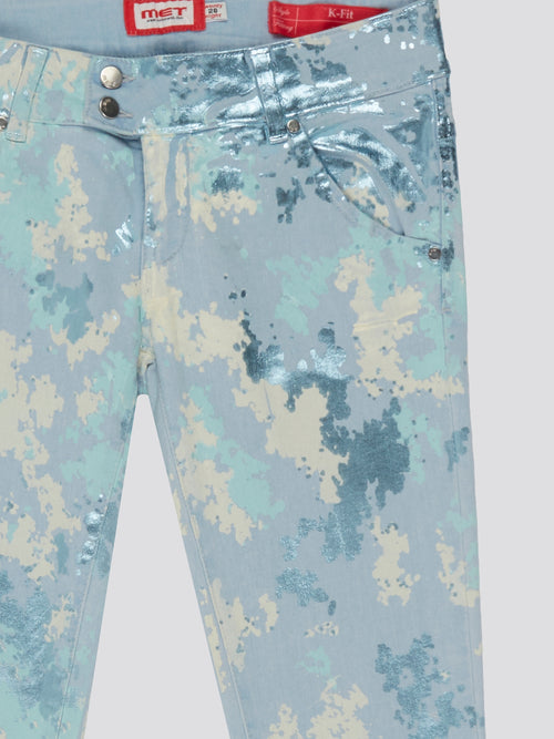 Step out in style with our innovative Blue Camo Jeans from Met Injeans! These statement-making jeans feature a trendy blue camouflage print that will have heads turning wherever you go. Made with high-quality denim and a comfortable fit, these jeans are perfect for those who want to stand out from the crowd.