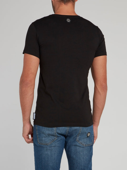 Черная футболка с круглым вырезом и долларом