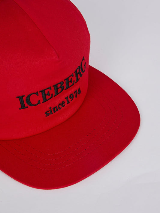 Красная классическая кепка с логотипом